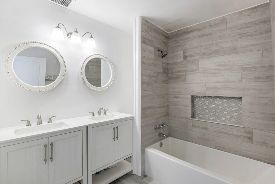 More Photos Of 778 100th Ave N, Naples Specialty For Sale