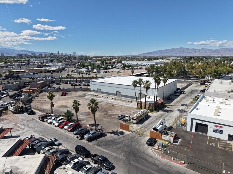 More Photos Of 3250 Palm Pky, Las Vegas Warehouse For Sale