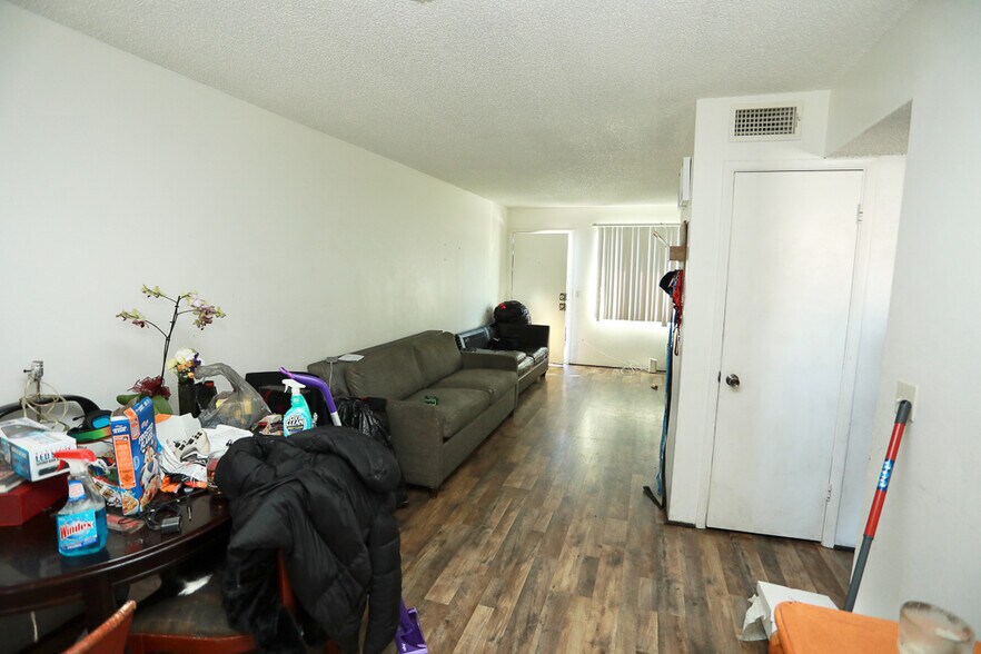 More Photos Of 241 W Philadelphia Ave, Las Vegas Apartments For Sale