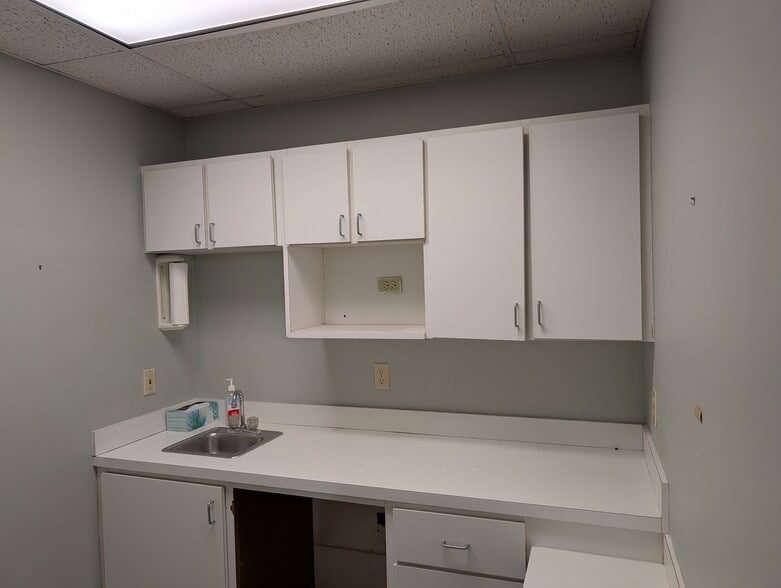 More Photos Of 159 Elmgrove Ave, Providence Storefront Retail Office For Lease