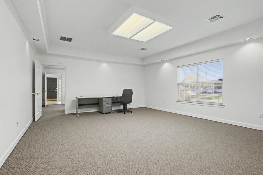 More Photos Of 5407 S Lewis Ave, Tulsa Office For Lease