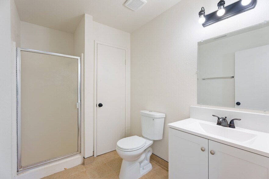 More Photos Of 609-615 Moore St, Madera Apartments For Sale