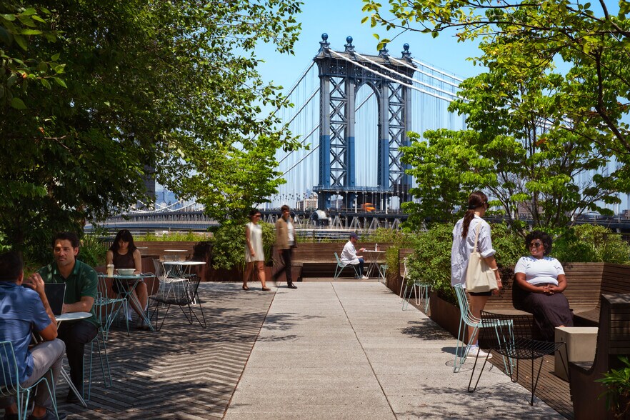 More Photos Of 45 Main St, Brooklyn Office For Lease