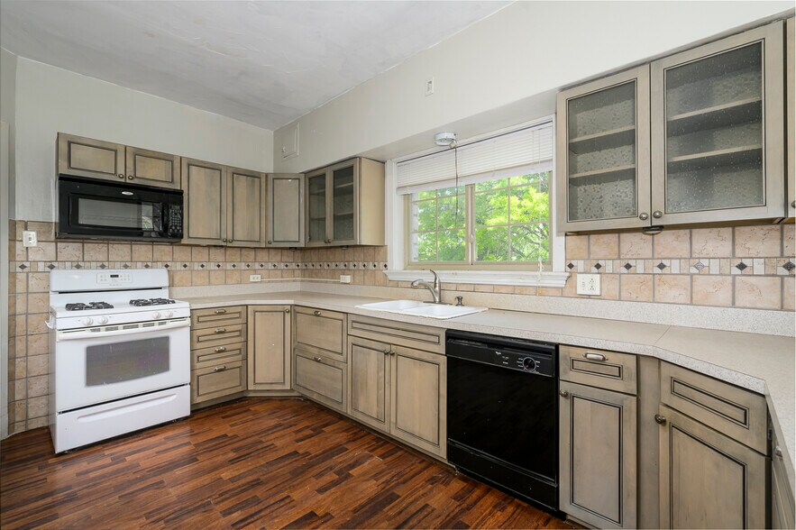 More Photos Of 6300 Minnesota Ave, Saint Louis Religious Facility For Sale