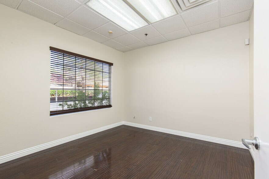 More Photos Of 2881 S Valley View Blvd, Las Vegas Office Residential For Lease