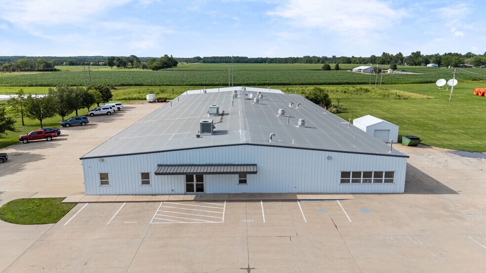 More Photos Of 900 W Miller Rd, Iola Manufacturing For Sale