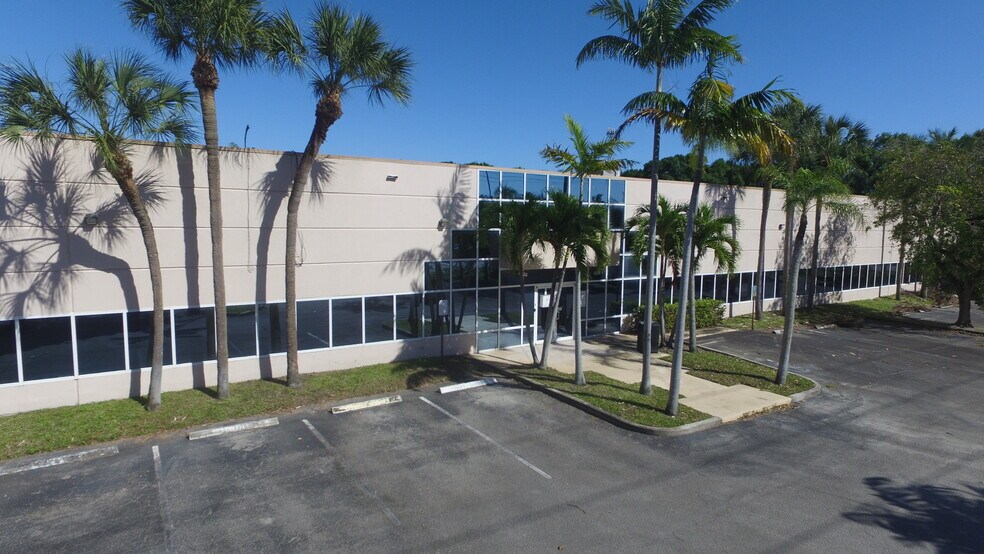 Primary Photo Of 1052 S Powerline Rd, Deerfield Beach Flex For Sale