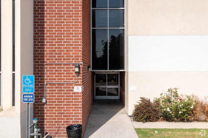 More Photos Of 17822 Beach Blvd, Huntington Beach Medical For Lease