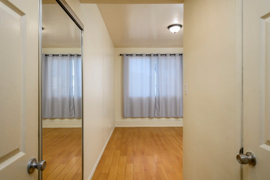 More Photos Of 7051-7053 3rd Ave, Los Angeles Storefront Retail Residential For Sale