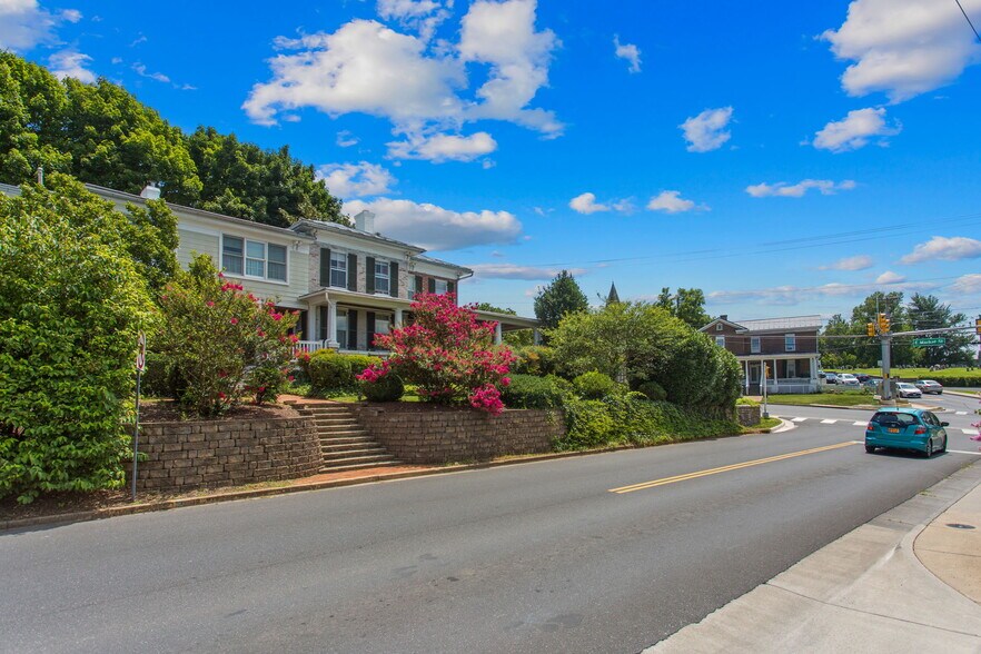 More Photos Of 510 E Market St, Harrisonburg General Retail For Sale