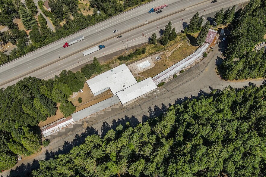More Photos Of 4221 Siskiyou Ave, Dunsmuir Hotel For Sale