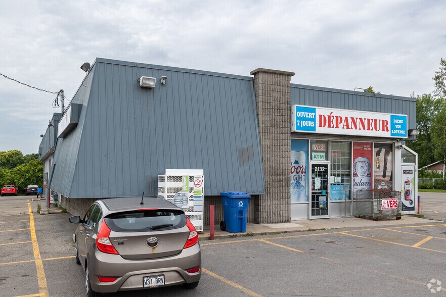 Primary Photo Of 2132 Boul Du Curé-Labelle, Saint-jerome General Retail For Sale