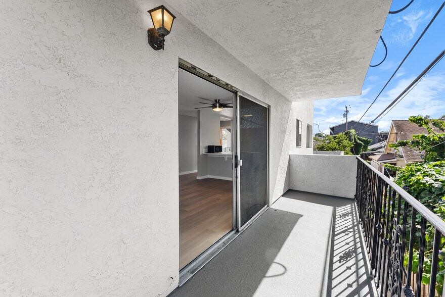 More Photos Of 755 Gaviota Ave, Long Beach Apartments For Sale