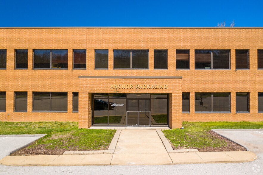 More Photos Of 13515 Barrett Parkway Dr, Ballwin Office For Lease