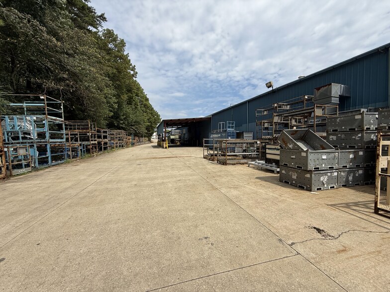 More Photos Of 124 Carson Rd N, Birmingham Warehouse For Lease