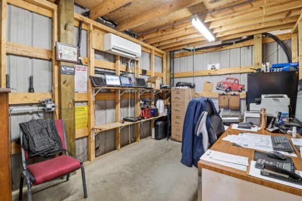 More Photos Of 1018 Abiff Rd, Bon Aqua Service For Sale