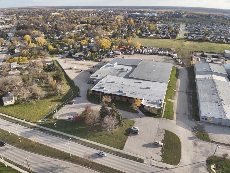 Primary Photo Of 78 Pth 52 W, Steinbach Distribution For Sale