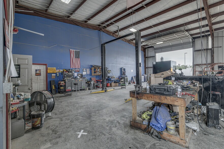 More Photos Of 161 Sterling Dr, West Monroe Warehouse For Sale