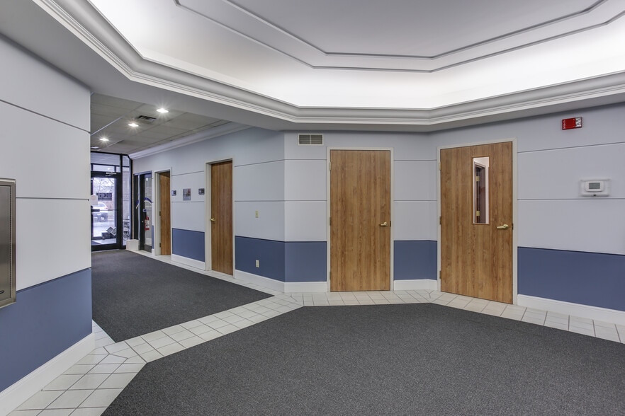 More Photos Of 7201 Green Bay Rd, Kenosha Medical For Lease