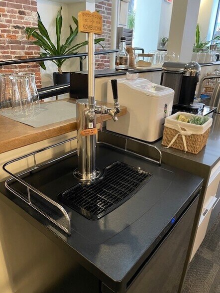 More Photos Of 189-191 Main St, Gloucester Storefront Retail Office For Sale