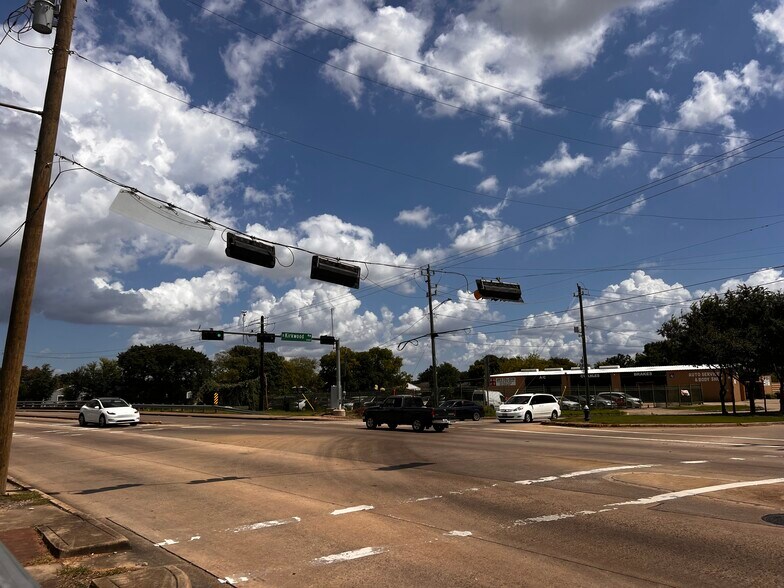 More Photos Of 11950 Alief Clodine Rd, Houston Light Distribution For Lease