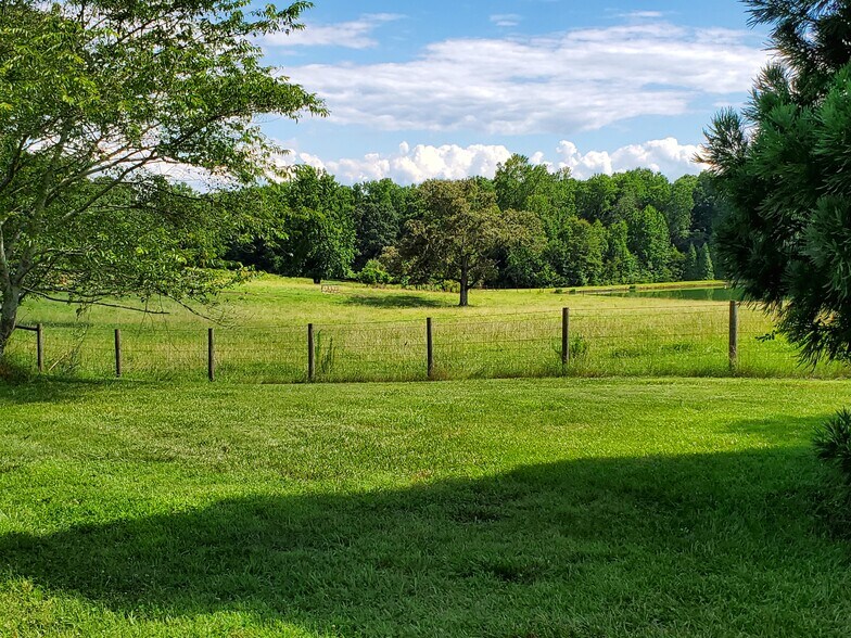 More Photos Of 999 Settles Rd, Suwanee Land For Lease