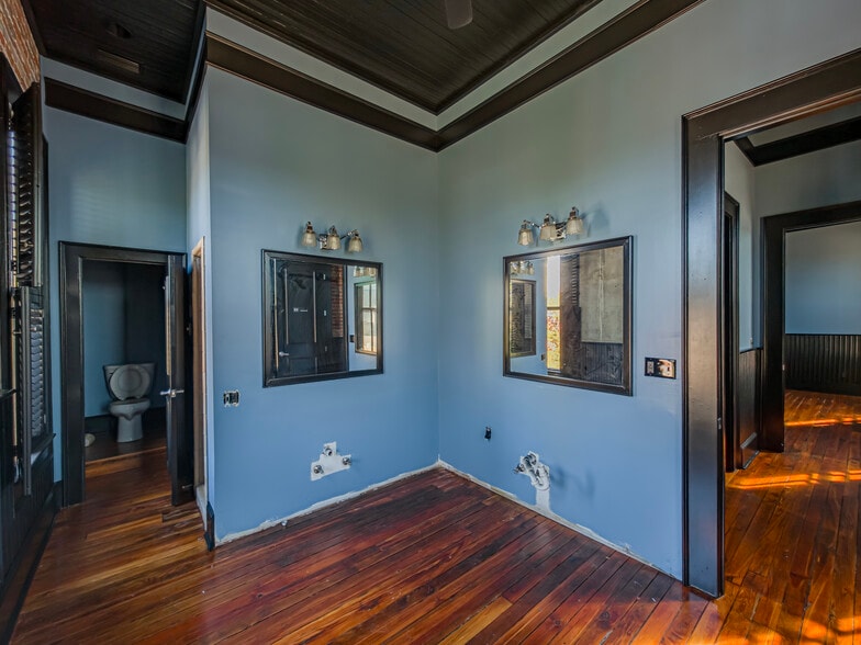 More Photos Of 105-111 W Central, Valdosta Storefront Retail Office For Sale