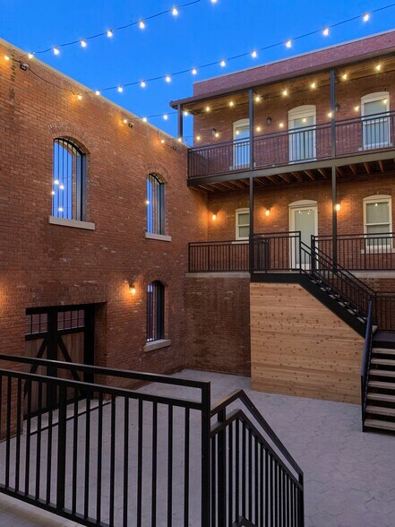 More Photos Of 358 Main St, Memphis Storefront Retail Residential For Lease