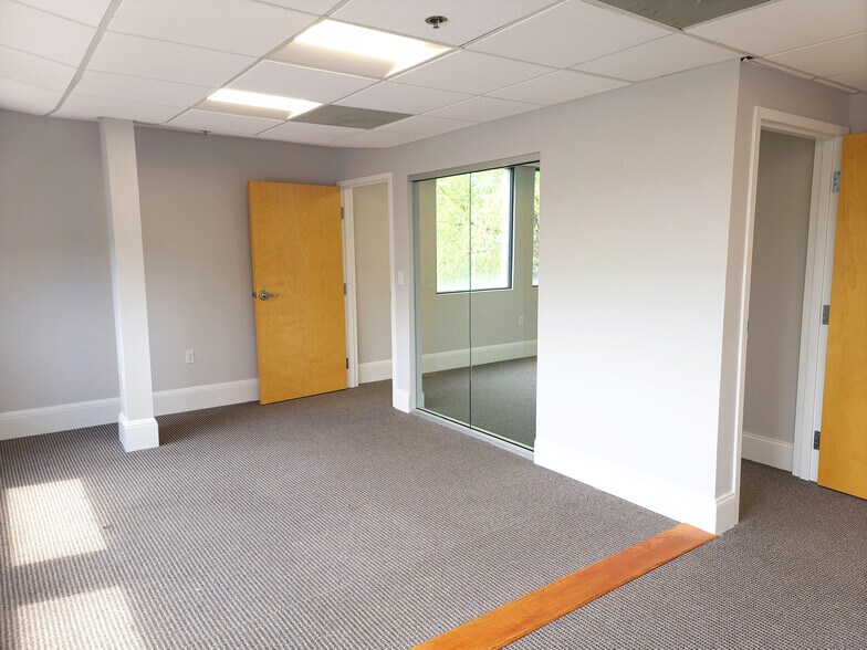 More Photos Of 32-34 Main Street Ext, Plymouth Office For Lease