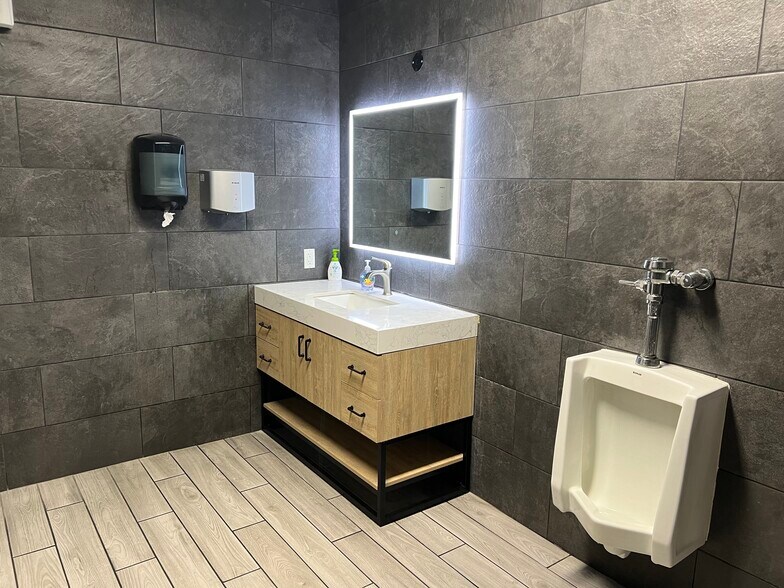 More Photos Of 2550 W Main St, Alhambra Medical For Lease