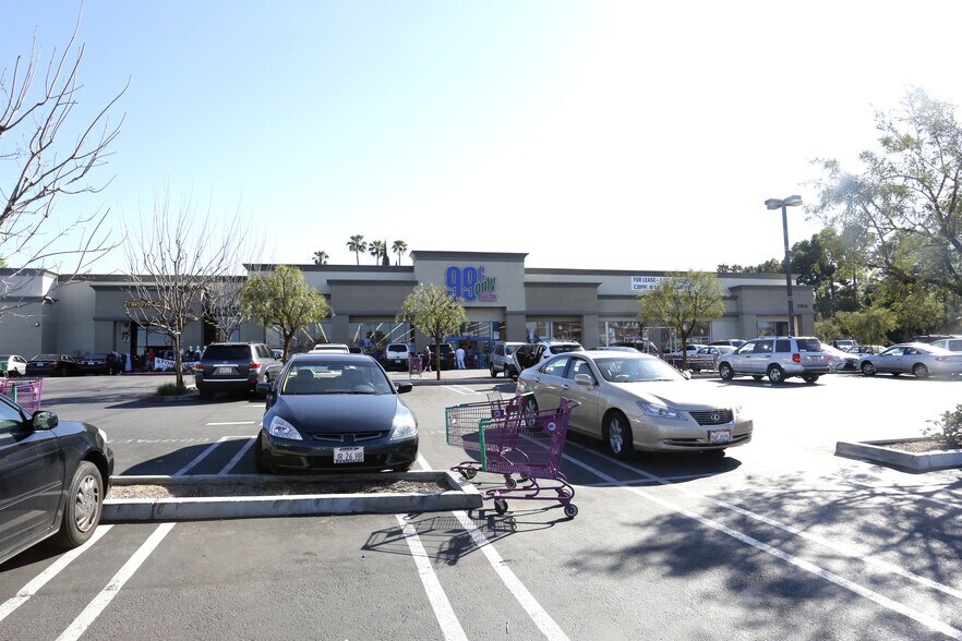 More Photos Of 19836 Ventura Blvd, Woodland Hills Freestanding For Lease