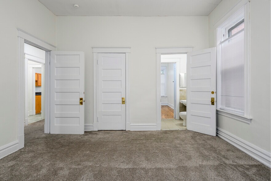 More Photos Of 4374-4382 W Pine Blvd, Saint Louis Office For Sale