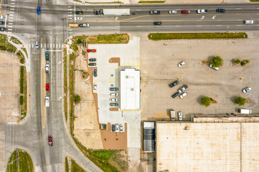 More Photos Of 2031 W 6th Ave, Emporia Medical For Sale