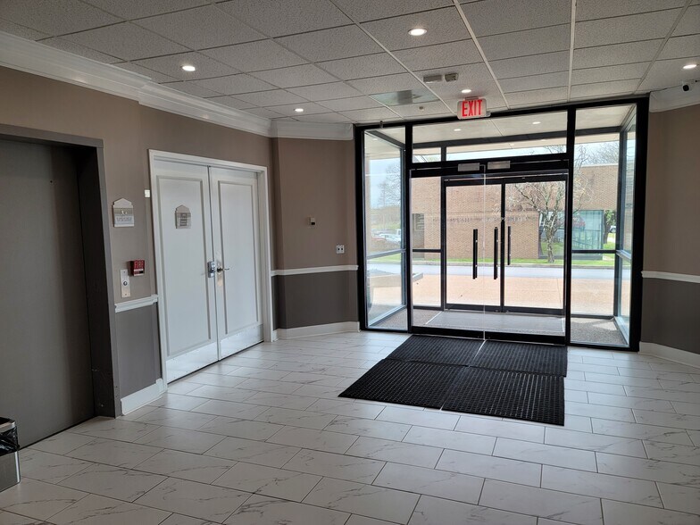 More Photos Of 2000 Glen Echo, Nashville Office For Lease