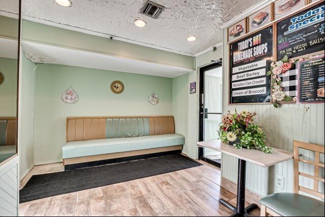 More Photos Of 1894 & 1900 Oak Tree Rd, Edison Restaurant For Sale