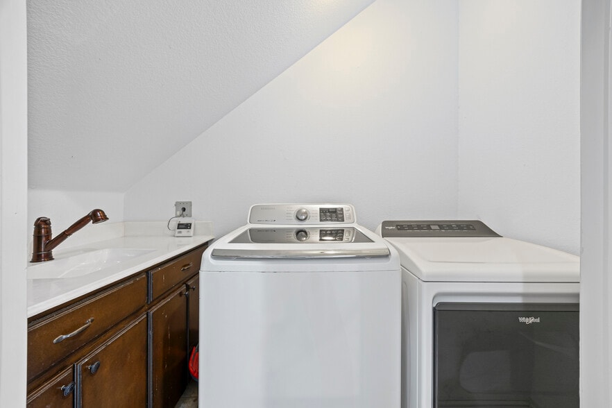 More Photos Of 5100 Mission Ave, Dallas Apartments For Sale