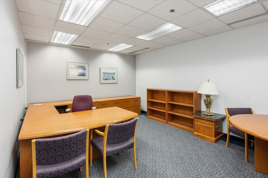 More Photos Of 7001 Jewel Lake Rd, Anchorage Office For Sale