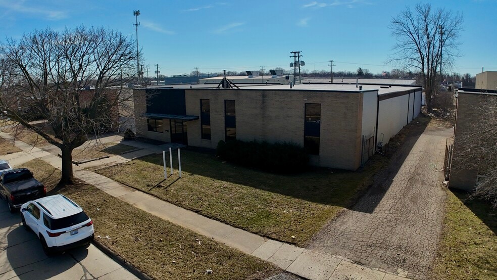 More Photos Of 32537 Parklane Ave, Garden City Manufacturing For Lease