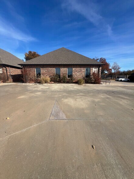 More Photos Of 13310 Eastern ave, Edmond Medical For Sale
