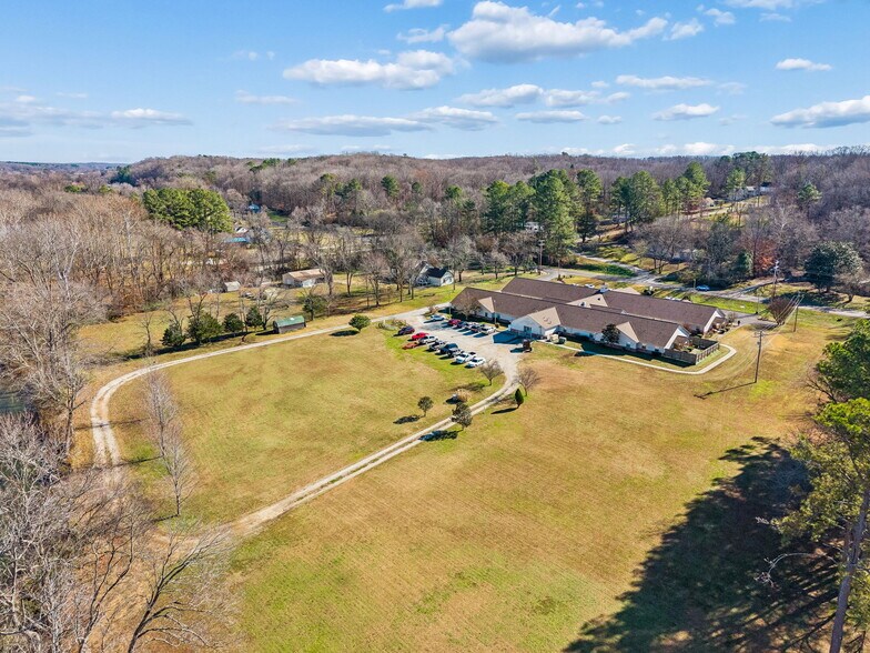 More Photos Of 811 W Main St, Waverly Healthcare For Sale