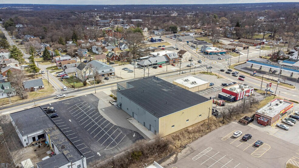 More Photos Of 415 Greenwell Ave, Cincinnati Service For Sale