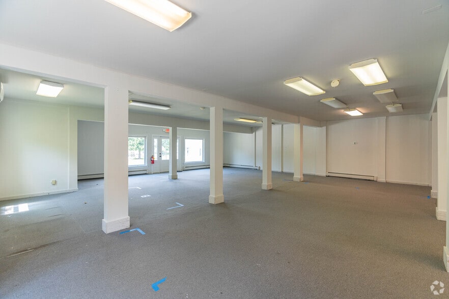 More Photos Of 75 State Route 15, Lafayette Unknown For Lease