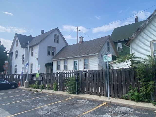 More Photos Of , Milwaukee Multifamily For Sale