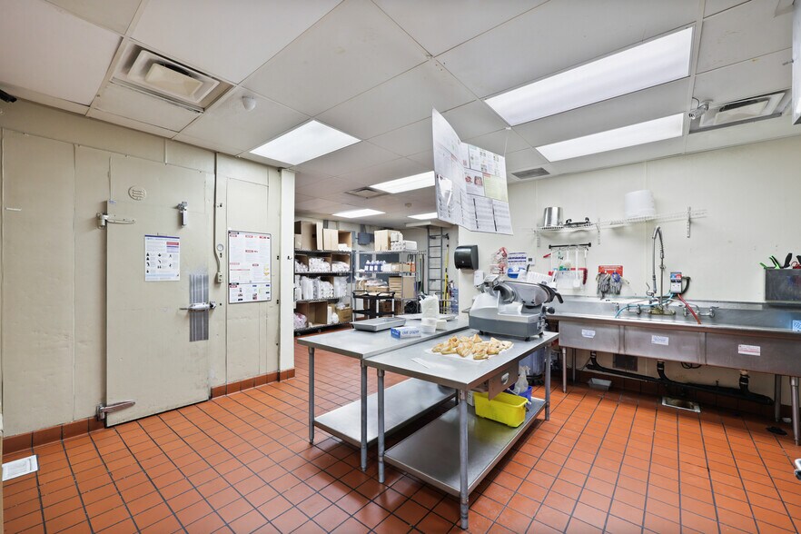 More Photos Of 310 S Boulder Hwy, Henderson Fast Food For Lease