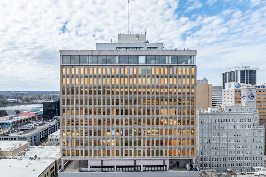 More Photos Of 125 S Congress St, Jackson Office For Lease