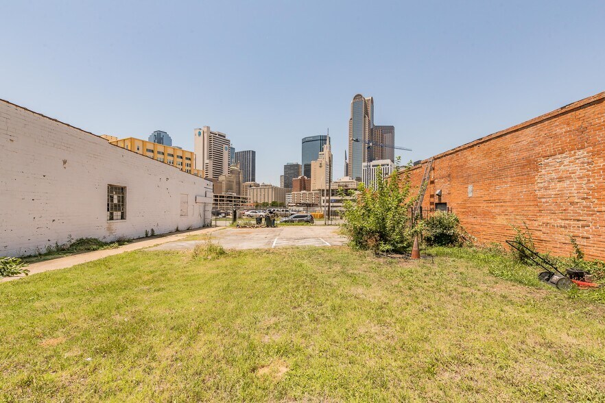 More Photos Of 1820 Canton St, Dallas Warehouse For Sale