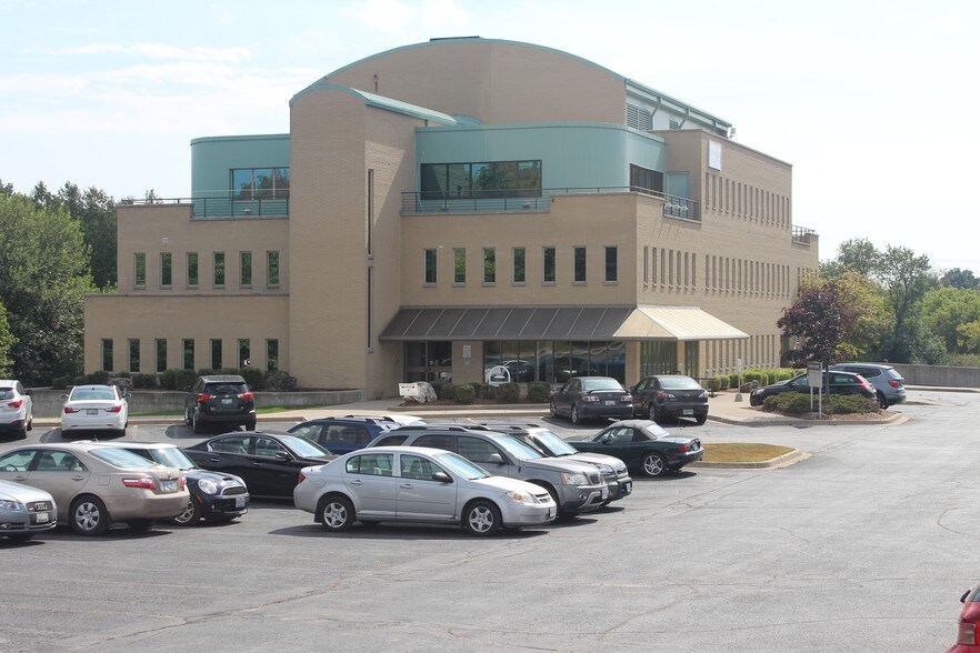More Photos Of 148 Manitou Dr, Kitchener Office For Lease