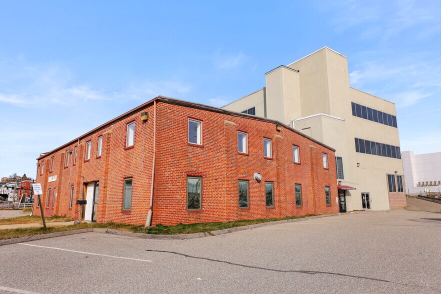 More Photos Of , New London Office For Sale