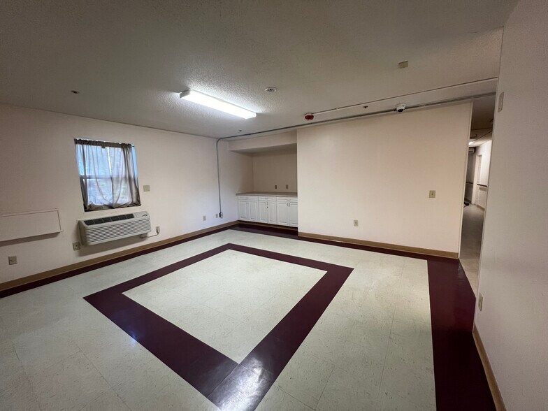 More Photos Of 127 S Sixth St, Warner Robins Apartments For Sale