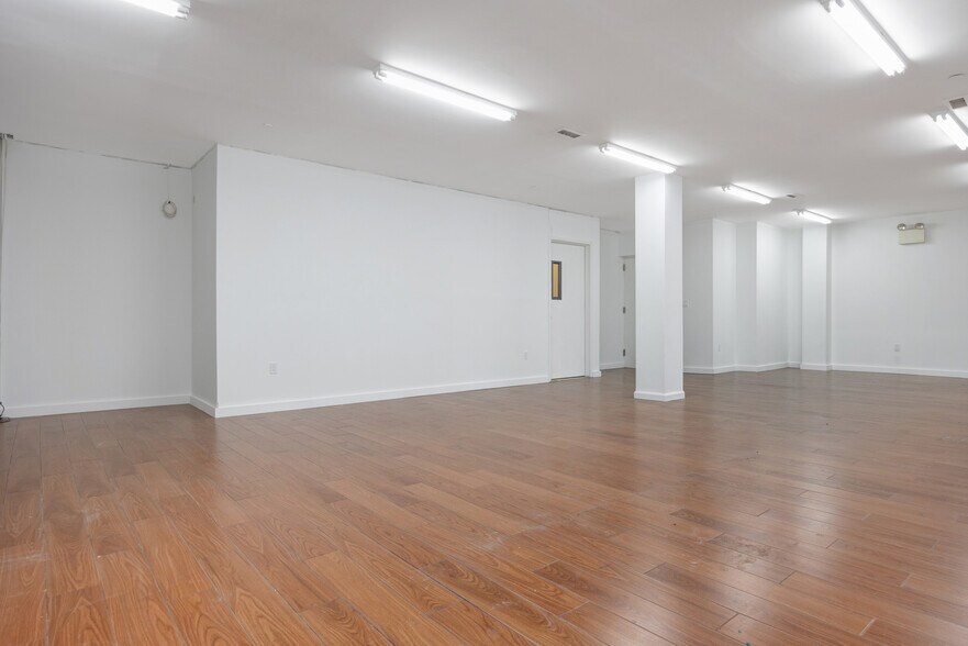 More Photos Of 172-18 Jamaica Ave, Jamaica Coworking Space